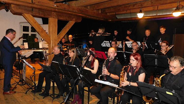Die "T-Jazz" Big Band war gut aufgelegt. Foto: Horst Wunner