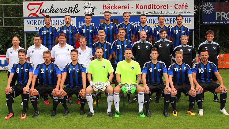 Der Kader der SpVgg Jahn Forchheim.