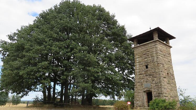 Vom Spitzeichener Turm bietet sich ganzjährig ein herrlicher Blick in alle Himmelsrichtungen. Foto: Erich Olbrich
