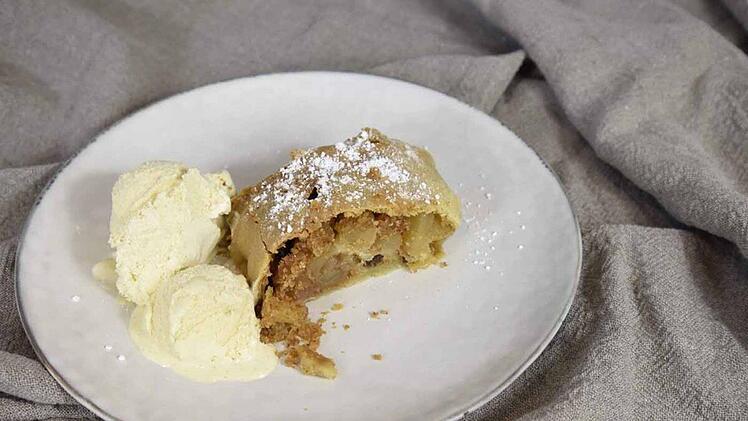 Apfelstrudel-1200x801-1.jpg