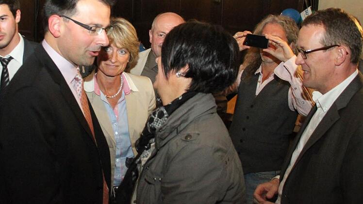 die Gratulanten stehen Schlange