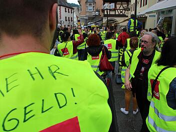 Betriebsräte des Textilunternehmens H&M demonstrierten am Donnerstag für einen gerechteren Lohn im Einzelhandel. Foto: Benedikt Borst