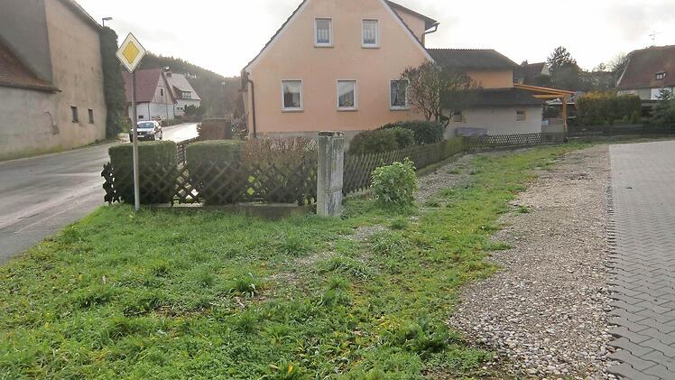An dem Stromverteilerkasten beim Festplatz wäre ein möglicher Standort für die Ladestation. Foto: privat