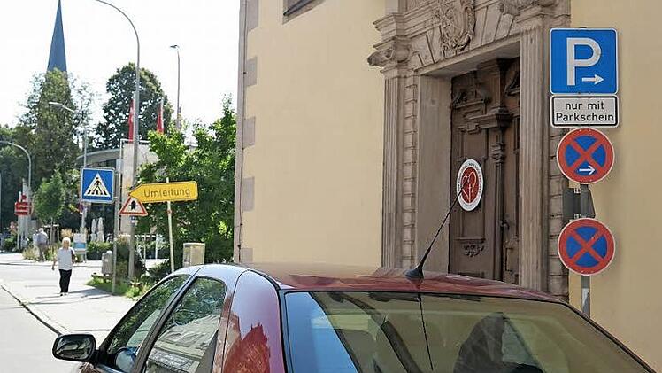 Die Beschilderung an der Klosterstraße stellte viele Autofahrer vor ein Rätsel. Foto: Sarah Stieranka