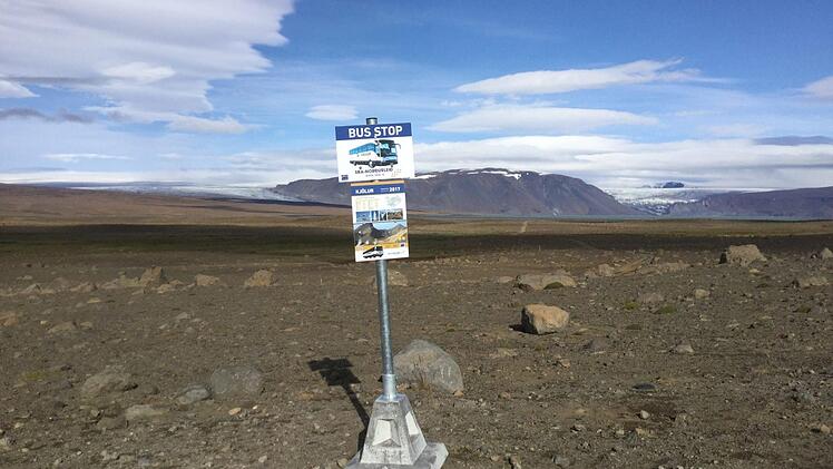 Irgendwo im Nirgendwo: Bus-Stopp im isl&auml;ndischen Hochland. Foto: privat