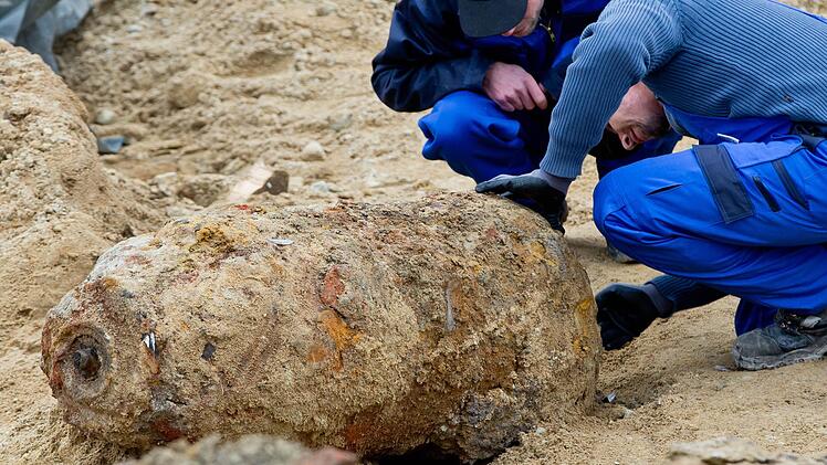In Nürnberg werden regelmäßig Bomben-Blindgänger aus dem Zweiten Weltkrieg gefunden. Einige Stadtteile sind besonders betroffen. Symbolfoto: Daniel Karmann/dpa