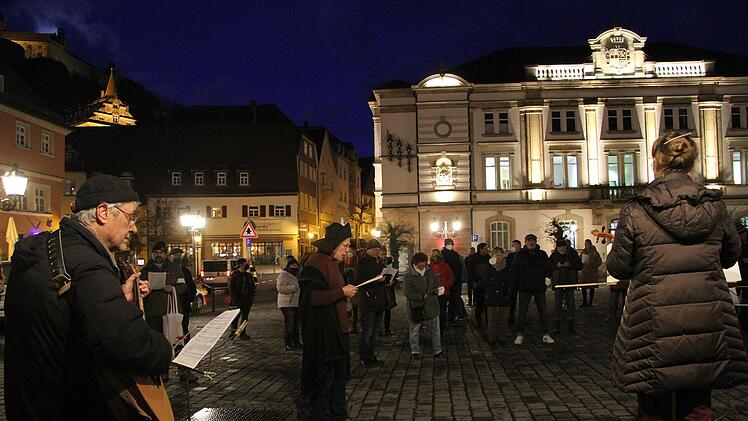 Franziska Bartels  probte mit den Demonstranten "Der Rattenfänger von Kulmbach".