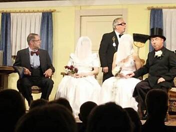 Eine "Hochzeit mit Hindernissen" erheiterte das Publikum im vergangenen Jahr.  Fotos: Andreas Lomb
