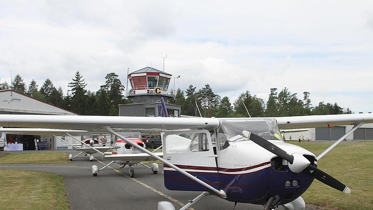 Warteschlange vor der Tankstelle: Dreißig Flugzeuge kamen nach Kulmbach, um dann nach Aschaffenburg und Bad Wörishofen weiterzufliegen