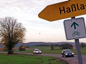 Für viele Fahrer dient die Strecke über Glosberg und Reitsch als Umleitung an Gundelsdorf vorbei. Der Ärger über den Straßenzustand ist dabei groß. Allerdings ist diese Route überhaupt nicht als offizielle Umleitung gedacht. Foto: Marco Meißner