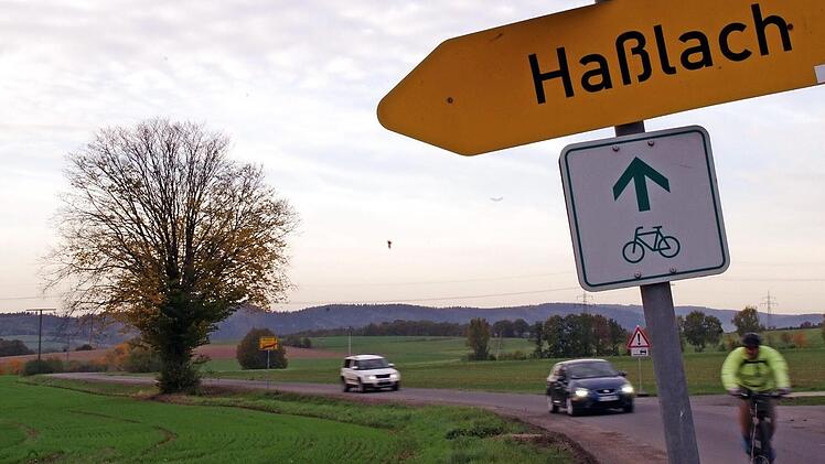 Für viele Fahrer dient die Strecke über Glosberg und Reitsch als Umleitung an Gundelsdorf vorbei. Der Ärger über den Straßenzustand ist dabei groß. Allerdings ist diese Route überhaupt nicht als offizielle Umleitung gedacht. Foto: Marco Meißner