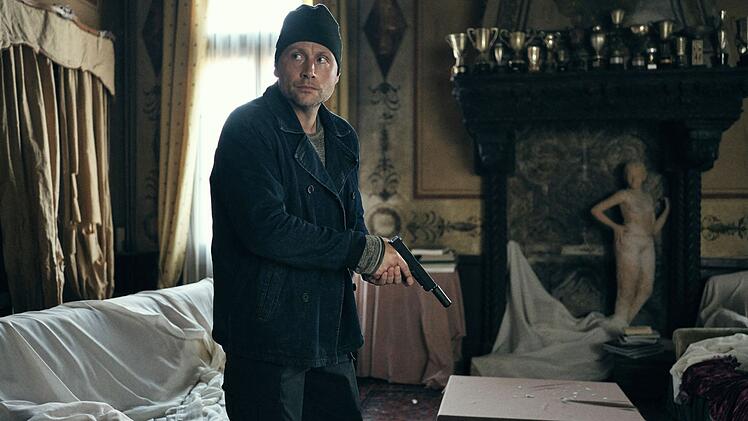 Die Leute nennen ihn "Angelo" (Max Riemelt), in Wahrheit hei&szlig;t er Gabriel. Der Ex-Elitesoldat m&ouml;chte unauff&auml;llig leben, doch dann wird er in einen Krieg mit der Mafia hineingezogen.