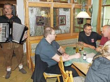 Klaus Wagner sorgte mit der Quetsch'n für Stimmung. Foto: M. Welker