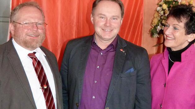Dreikönigstreffen der SPD in Neuenmarkt - von nlinhks: MdL Klaus Adelt, Bundestagskandidat Thomas Bauske und Landtagsvizepräsidentin Inge Aures. Foto: Werner Reißaus