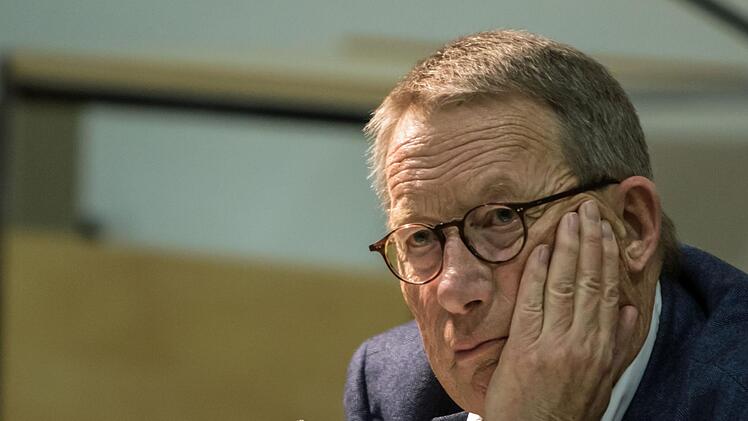 Friedrich Christian Delius stellte seine autobiografische Erzählung "Die Zukunft der Schönheit" bei einer Lesung in Coburg vor.Foto: Jochen Berger