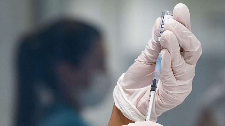 Umstrittene Impfpflicht gestartet: Fränkische Kliniken äußern sich zu Personalsituation