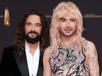 Bill Kaulitz (rechts) hat im Podcast mit seinem Bruder Tom über eine frühere Beziehung gesprochen.