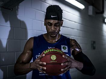 Princeton Onwas spielt in der Basketball-Saison 2021/22 wieder für den BBC Coburg.