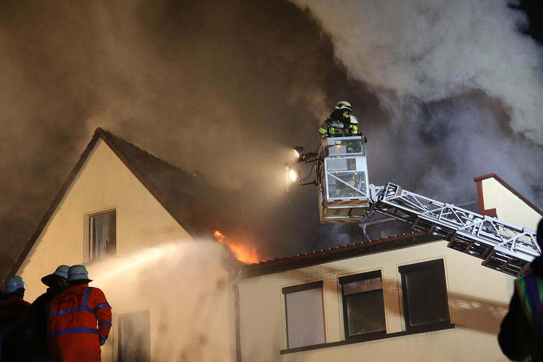 Dachstuhlbrand in Grub am Forst