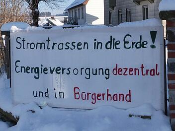 Der Landkreis unterstützt die Marktleugaster Resolution, in der eine Erdverkabelung gefordert wird. Foto: Werner Reißaus
