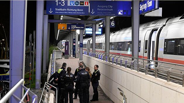 Mann droht mit Anschlag in ICE