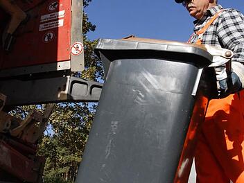 Die Müllabfuhr wird für die Kronacher Kreisbürger teurer. Woran liegt das? Wir haben nachgefragt. Symbolbild: FT-Archiv