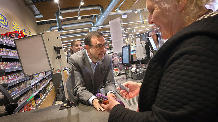 "Ratschkasse" im Supermarkt eröffnet