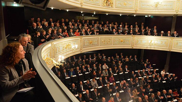 Fast bis auf den letzten Platz war das Theater zum Neujahrsempfang besetzt.