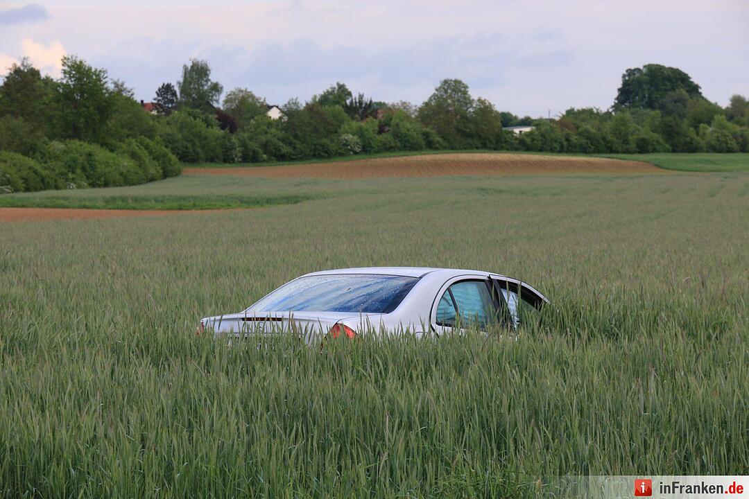 Zwei Autos kollidieren bei Eggolsheim