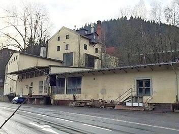 Der Schandfleck Burgbräu in Lauenstein soll im September 2017 beseitigt werden. Der Abriss wird mit Städtebaumitteln gefördert. Foto: V. Schadeck