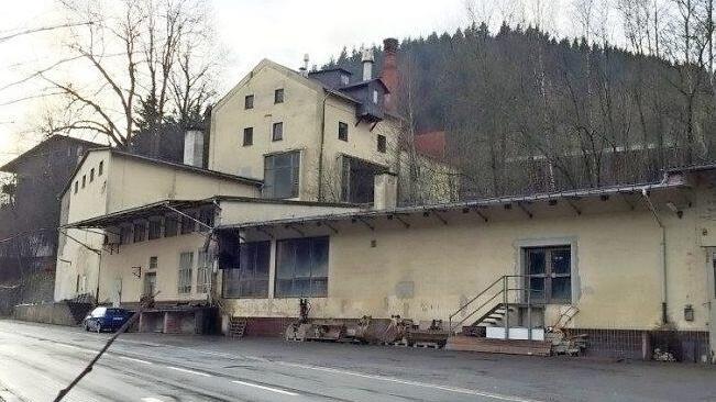 Der Schandfleck Burgbräu in Lauenstein soll im September 2017 beseitigt werden. Der Abriss wird mit Städtebaumitteln gefördert. Foto: V. Schadeck