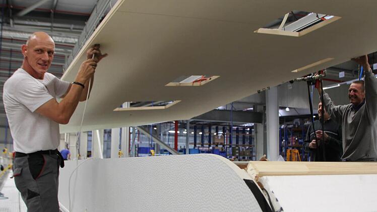 Horst Muth aus Oehrberg montiert von oben ...