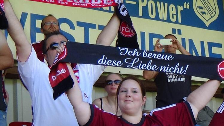 Der 1. FC Nürnberg konnte seine Fans im Waldstadion in Weismain beim Testspiel gegen den FC Valencia begeistern. Foto: Timo Weith