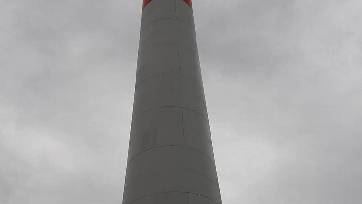 Die Energiewende bekommt auch in der Landschaft bei Lonnerstadt ein Gesicht. Foto: Andreas Dorsch
