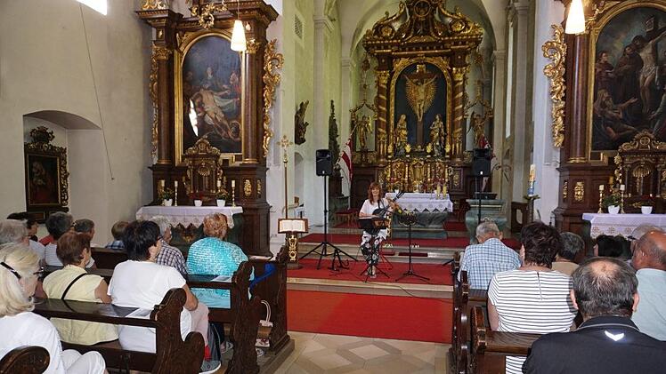Eva-Maria Klöhr auf dem Kreuzberg. Marion Eckert