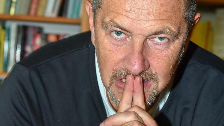 Rainer Streng ist für seine heiteren Auftritte bekannt. Dabei interessiert ihn mehr noch das Abgründige und Morbide.Ronald Rinklef