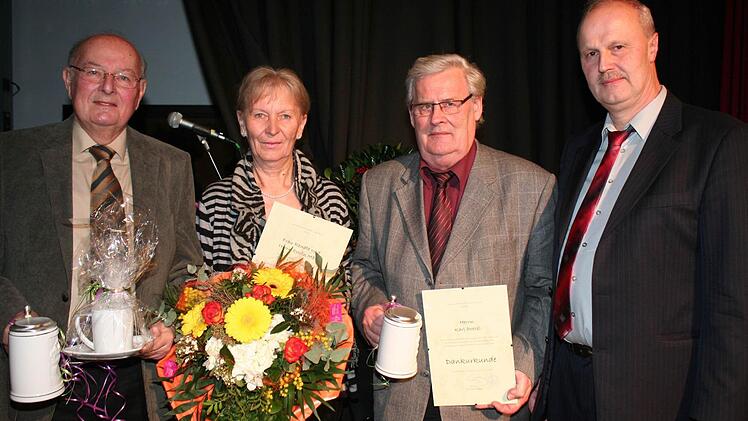 Für besondere Leistungen wurden Erwin und Renate März, sowie Karl Dresel (von links) geehrt.