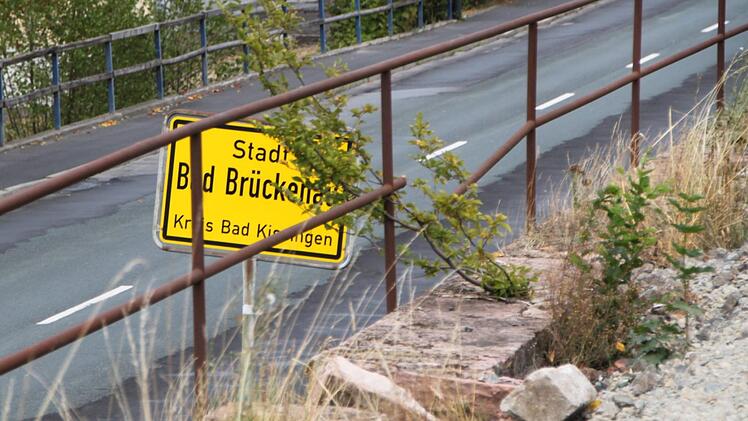 Ein wenig einladender könnte die Einfahrt nach Bad Brückenau ausfallen... Foto: Ulrike Müller