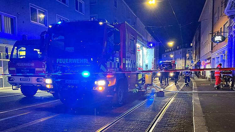 Brand in Würzburger Altstadt: Straßenbahnverkehr unterbrochen