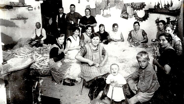 Landkreis Coburg setzt sich f&uuml;r Puppenherstellung ein: Sie soll immaterielles Kulturerbe werden