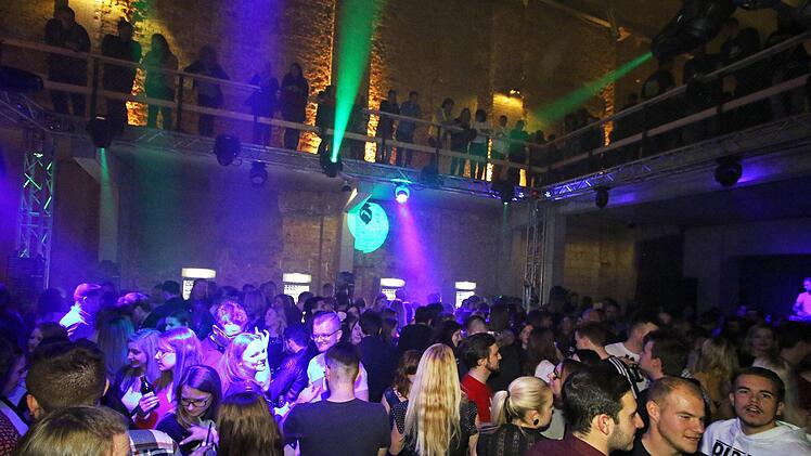 Das alte Turbinenhaus der Spinnerei ist ein grandioser Ort zum Feiern. Die erste Disco in dem Bau war jedenfalls ein Renner.