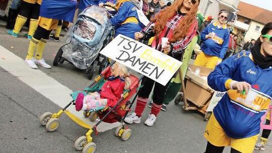 Lauter fußballrunde Bäuche: Die Ebensfelder Fussballdamen sorgten für Nachwuchs.