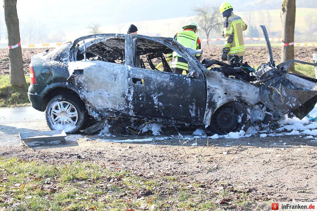 Tödlicher Unfall im Kreis Bayreuth: Auto verbrennt