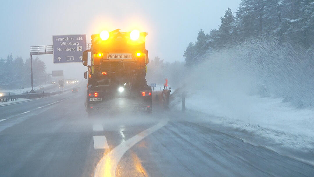 Schnee sorgt für Verkehrschaos in Franken