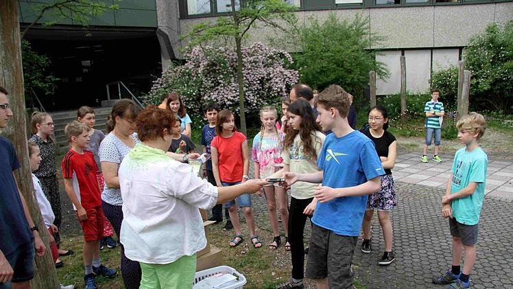 Bei der Preisverteilung  Foto: Richard Sänger