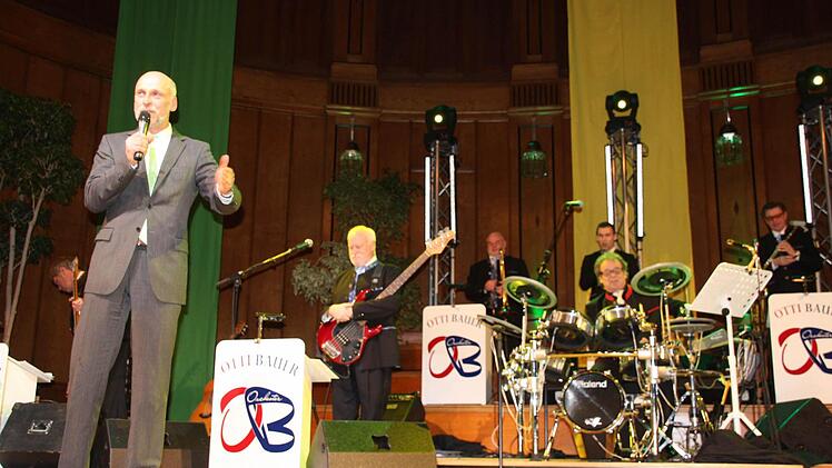OB Kay Blankenburg und Otti Bauers Band.