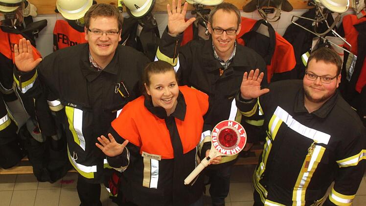 Sie sind ab sofort für die Feuerwehrarbeit in Unterneuses verantwortlich (von links): Zweiter Kommandant Claus Zillig, Jugendwartin Michaela Böhmer, Vorsitzender Christoph Hofmann und Kommandant Sebastian Dorsch. Foto: Matthias Einwag