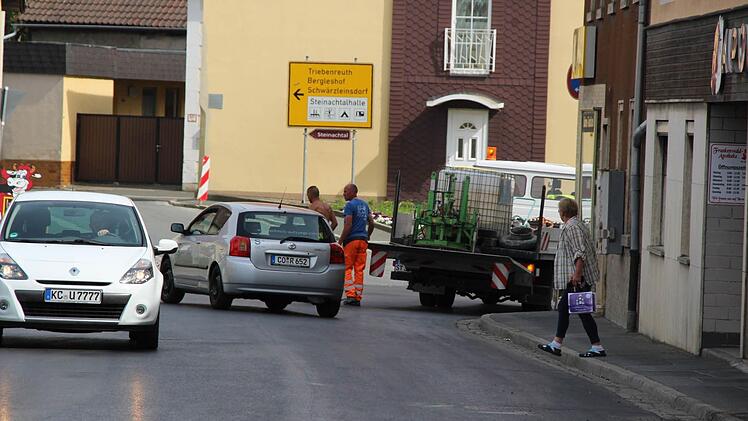 Für die Erledigung der Restarbeiten war keine Vollsperrung der Ortsdurchfahrt mehr erforderlich. Foto: Matthias Beetz