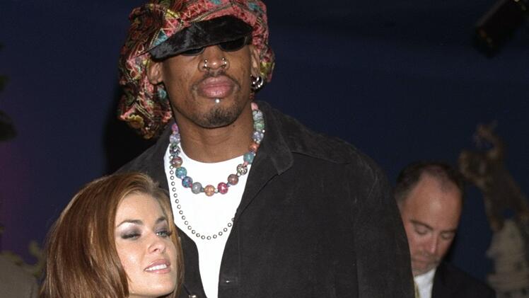 Dennis Rodman hatte zahlreiche Aff&auml;ren, mit Schauspielerin Carmen Electra war er verheiratet, wenn auch nur 146 Tage lang.