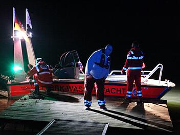 Sand am Main: Einsatzkräfte retten 25-Jährigen von Baggersee-Insel - "Völlig durchnässt und alleine im Dunkeln" Sand am Main: Einsatzkräfte retten 25-Jährigen von Baggersee-Insel - "Völlig durchnässt und alleine im Dunkeln"